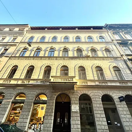 Downtown Pilot Apartament *