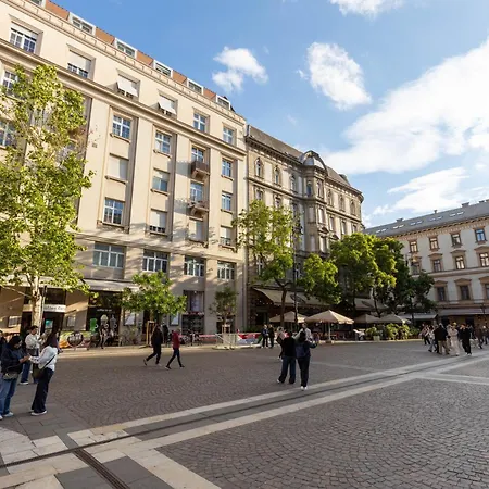 Downtown Pilot * Budapest